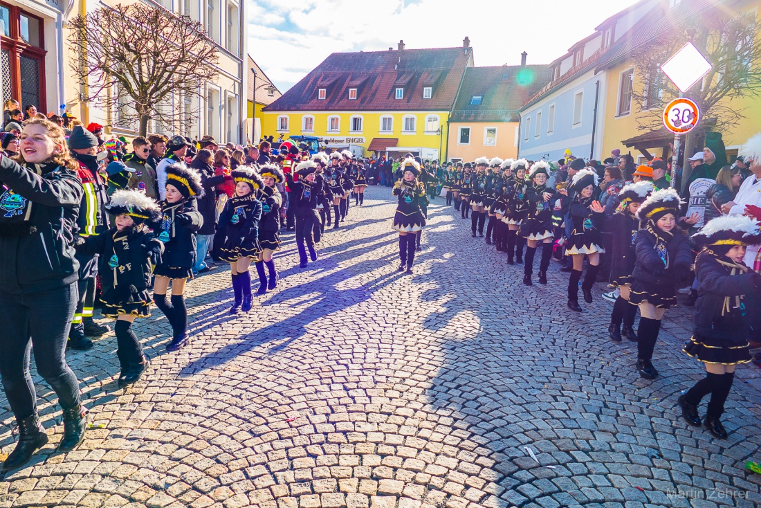 Faschingszug durch Waldeck 2026 - WCV Helau!!!

Am 15. Februar 2026 war es wieder soweit. Tausende Besucher jubelten den Narren zu, das Wetter wurde wie bestellt, wunderschön. Die Sonne strahlte und alle Menschen waren voller Faschings-Laune. WCV Helau!!!!
