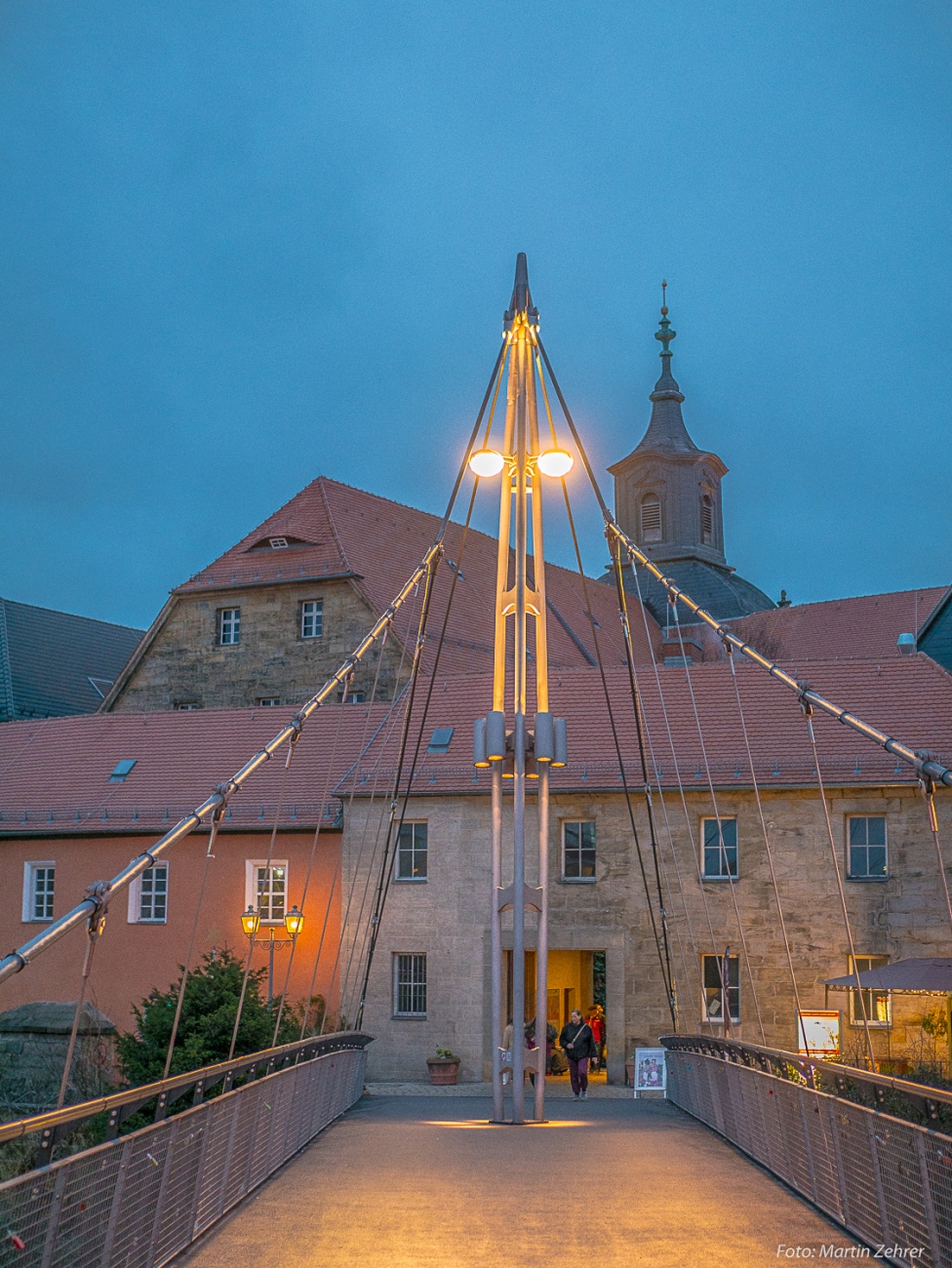 Foto: Martin Zehrer - Wer kennt diese schwingende Brücke nicht?! Sie verbindet das Rotmain-Center mit der bayreuther Altstadt. Stellt man sich in Mitten der Brücke hin und beginnt dann mit rhy 