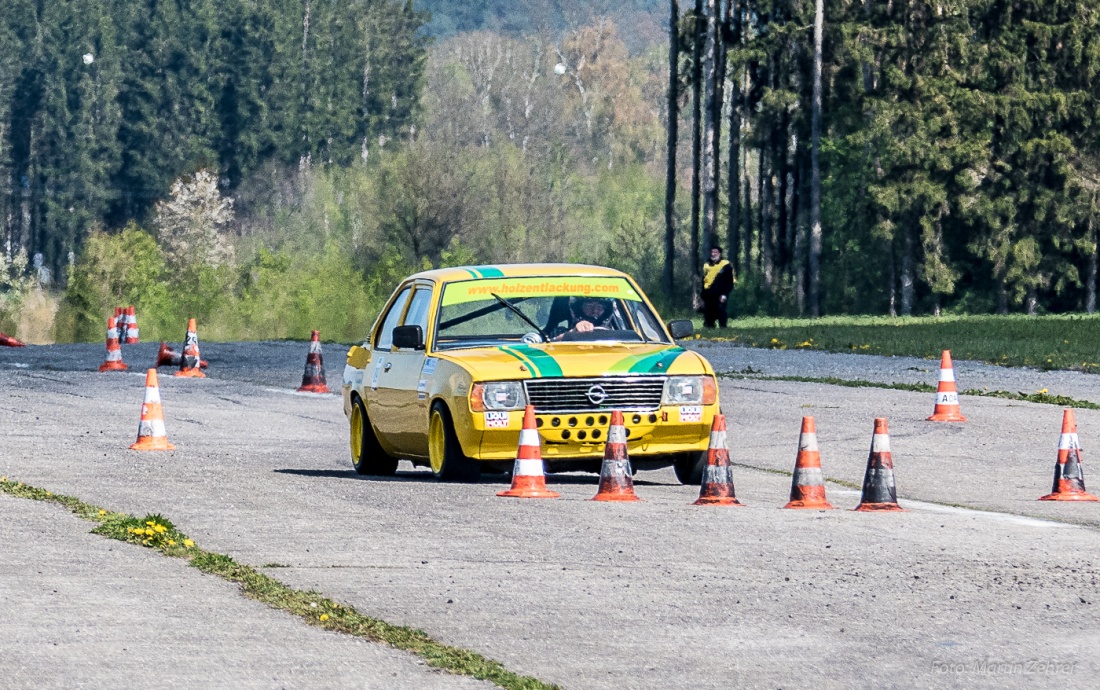 Foto: Martin Zehrer - Opel auf Kurven-Jagd... selbst der Tankdeckel öffnete sich bei diesen Fliehkräften ;-)<br />
 