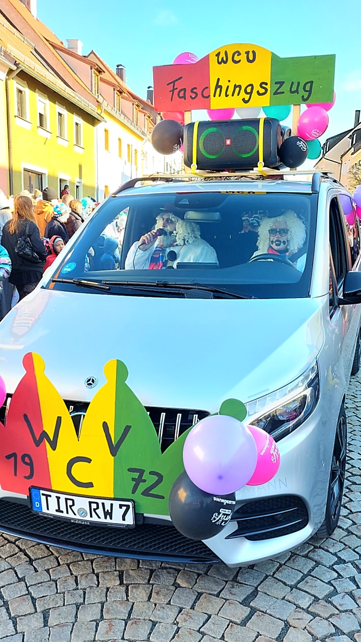 Faschingszug durch Waldeck 2026 - WCV Helau!!!

Am 15. Februar 2026 war es wieder soweit. Tausende Besucher jubelten den Narren zu, das Wetter wurde wie bestellt, wunderschön. Die Sonne strahlte und alle Menschen waren voller Faschings-Laune. WCV Helau!!!!