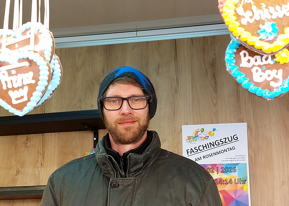 Faschingszug durch Waldeck 2026 - WCV Helau!!!

Am 15. Februar 2026 war es wieder soweit. Tausende Besucher jubelten den Narren zu, das Wetter wurde wie bestellt, wunderschön. Die Sonne strahlte und alle Menschen waren voller Faschings-Laune. WCV Helau!!!!
