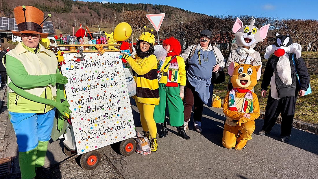 Faschingszug durch Waldeck 2026 - WCV Helau!!!

Am 15. Februar 2026 war es wieder soweit. Tausende Besucher jubelten den Narren zu, das Wetter wurde wie bestellt, wunderschön. Die Sonne strahlte und alle Menschen waren voller Faschings-Laune. WCV Helau!!!!
