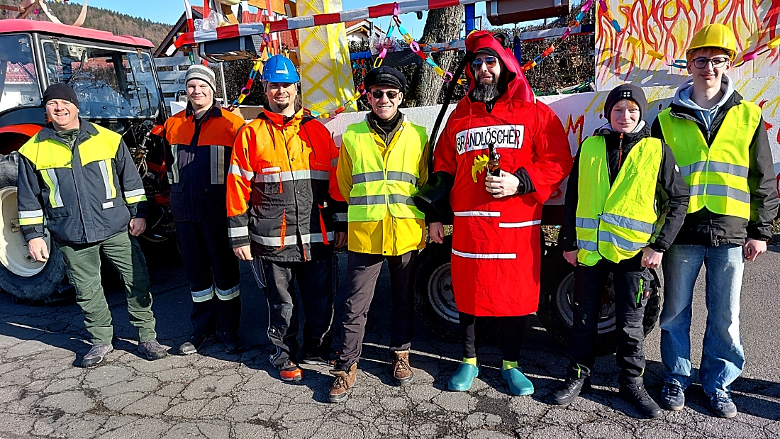 Faschingszug durch Waldeck 2026 - WCV Helau!!!

Am 15. Februar 2026 war es wieder soweit. Tausende Besucher jubelten den Narren zu, das Wetter wurde wie bestellt, wunderschön. Die Sonne strahlte und alle Menschen waren voller Faschings-Laune. WCV Helau!!!!