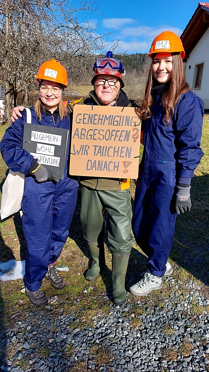 Faschingszug durch Waldeck 2026 - WCV Helau!!!

Am 15. Februar 2026 war es wieder soweit. Tausende Besucher jubelten den Narren zu, das Wetter wurde wie bestellt, wunderschön. Die Sonne strahlte und alle Menschen waren voller Faschings-Laune. WCV Helau!!!!