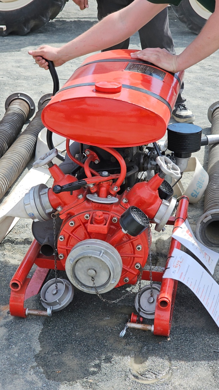 Oldtimer- und Traktortreffen in Kirchenpingarten.
Am 3. Mai 2026 war es wieder soweit...
das Frankenpfälzer Bulldogtreffen lockte hunderte historische Schlepper in den kleinen Ort.
Das Wetter war mit ca. 26 Grad einfach nur herrlich. Die Besucher waren bestens versorgt. 
Organisiert wurde dieses Bulldogtreffen von Peter Heser, der FFW Kirchenpingarten und seinen zahlreichen Mitstreitern...