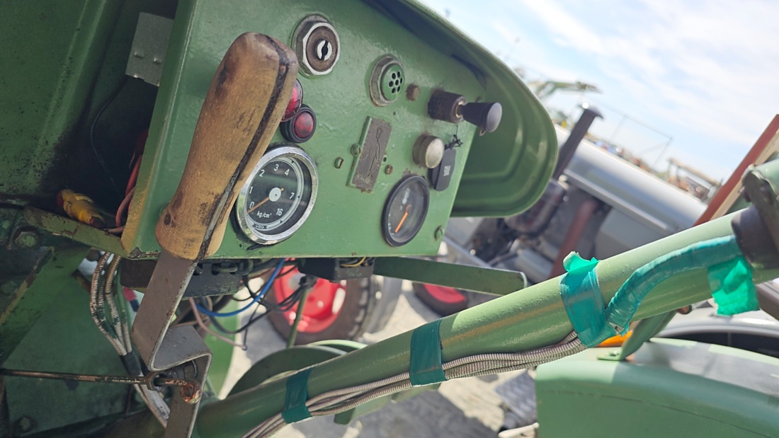 Oldtimer- und Traktortreffen in Kirchenpingarten.
Am 3. Mai 2026 war es wieder soweit...
das Frankenpfälzer Bulldogtreffen lockte hunderte historische Schlepper in den kleinen Ort.
Das Wetter war mit ca. 26 Grad einfach nur herrlich. Die Besucher waren bestens versorgt. 
Organisiert wurde dieses Bulldogtreffen von Peter Heser, der FFW Kirchenpingarten und seinen zahlreichen Mitstreitern...