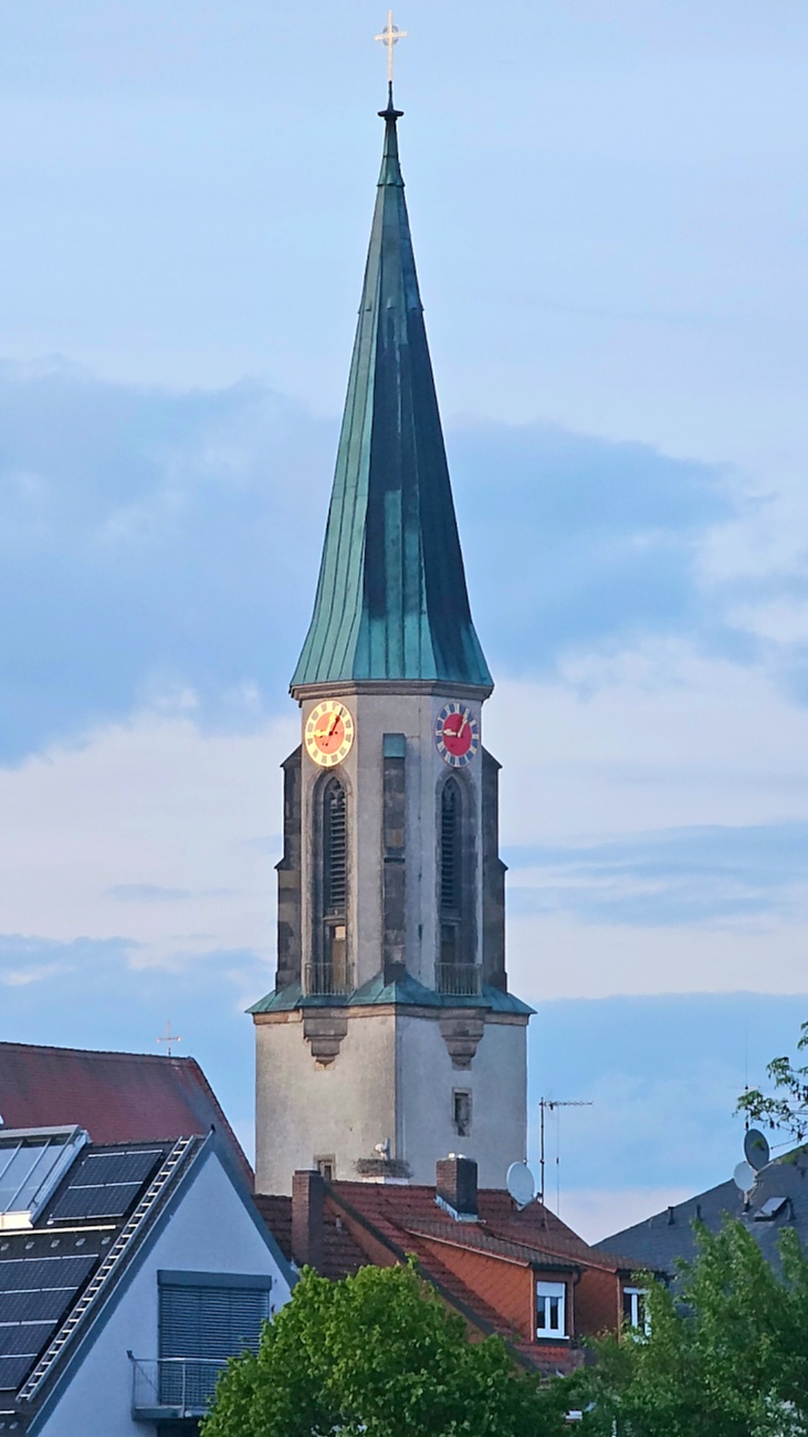 Abend-Spaziergang durch Kemnath...

Der Kirchturm zeigt sich im Abendlicht...