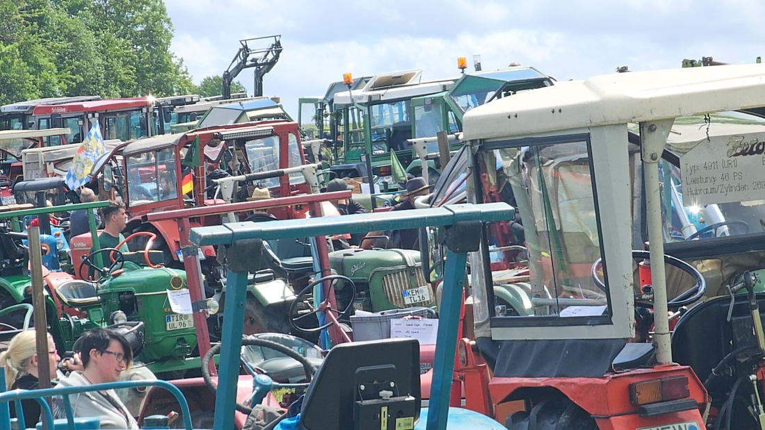 Am 7. Juni 2026 fand in Feilersdorf das traditionelle Oldtimer- und Traktortreffen der Oldtimerjugend Feilersdorf statt.
 Bereits ab 9:30 Uhr trafen zahlreiche historische Schlepper und Traktoren ein, die von Besuchern und Technikfreunden bestaunt wurden. 
Für das leibliche Wohl sorgten ein Weißwurstfrühschoppen sowie ein gemeinsames Mittagessen, bevor am Nachmittag eine Rundfahrt durch die Fluren rund um Feilersdorf startete. Die liebevoll gepflegten Oldtimer zeigten eindrucksvoll die Vielfalt vergangener Landtechnik und spiegelten die Begeisterung ihrer Besitzer wider. 

Das Treffen bot eine gelungene Mischung aus Tradition, Geselligkeit und Technikgeschichte und lockte zahlreiche Besucher aus der Region an.