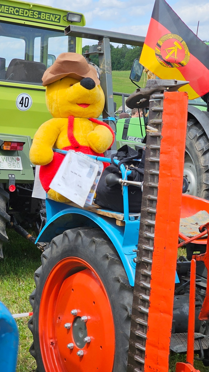 Am 7. Juni 2026 fand in Feilersdorf das traditionelle Oldtimer- und Traktortreffen der Oldtimerjugend Feilersdorf statt.
 Bereits ab 9:30 Uhr trafen zahlreiche historische Schlepper und Traktoren ein, die von Besuchern und Technikfreunden bestaunt wurden. 
Für das leibliche Wohl sorgten ein Weißwurstfrühschoppen sowie ein gemeinsames Mittagessen, bevor am Nachmittag eine Rundfahrt durch die Fluren rund um Feilersdorf startete. Die liebevoll gepflegten Oldtimer zeigten eindrucksvoll die Vielfalt vergangener Landtechnik und spiegelten die Begeisterung ihrer Besitzer wider. 

Das Treffen bot eine gelungene Mischung aus Tradition, Geselligkeit und Technikgeschichte und lockte zahlreiche Besucher aus der Region an.