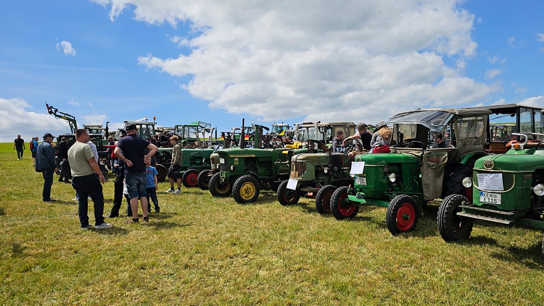Am 7. Juni 2026 fand in Feilersdorf das traditionelle Oldtimer- und Traktortreffen der Oldtimerjugend Feilersdorf statt.
 Bereits ab 9:30 Uhr trafen zahlreiche historische Schlepper und Traktoren ein, die von Besuchern und Technikfreunden bestaunt wurden. 
Für das leibliche Wohl sorgten ein Weißwurstfrühschoppen sowie ein gemeinsames Mittagessen, bevor am Nachmittag eine Rundfahrt durch die Fluren rund um Feilersdorf startete. Die liebevoll gepflegten Oldtimer zeigten eindrucksvoll die Vielfalt vergangener Landtechnik und spiegelten die Begeisterung ihrer Besitzer wider. 

Das Treffen bot eine gelungene Mischung aus Tradition, Geselligkeit und Technikgeschichte und lockte zahlreiche Besucher aus der Region an.