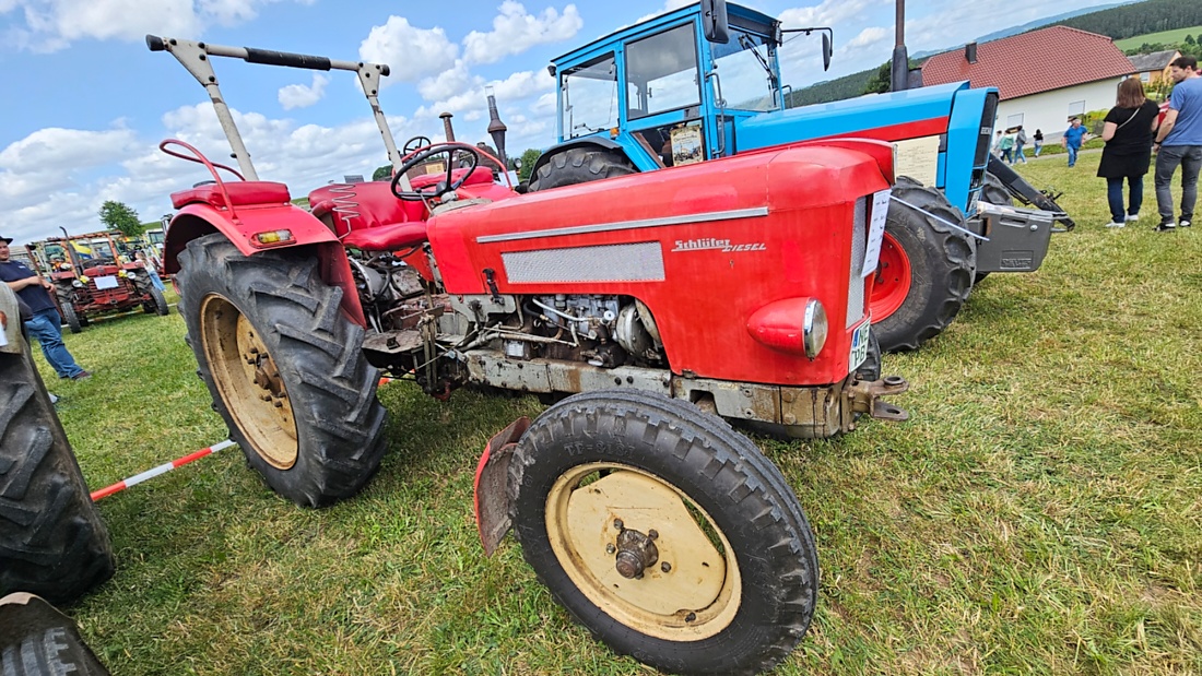 Am 7. Juni 2026 fand in Feilersdorf das traditionelle Oldtimer- und Traktortreffen der Oldtimerjugend Feilersdorf statt.
 Bereits ab 9:30 Uhr trafen zahlreiche historische Schlepper und Traktoren ein, die von Besuchern und Technikfreunden bestaunt wurden. 
Für das leibliche Wohl sorgten ein Weißwurstfrühschoppen sowie ein gemeinsames Mittagessen, bevor am Nachmittag eine Rundfahrt durch die Fluren rund um Feilersdorf startete. Die liebevoll gepflegten Oldtimer zeigten eindrucksvoll die Vielfalt vergangener Landtechnik und spiegelten die Begeisterung ihrer Besitzer wider. 

Das Treffen bot eine gelungene Mischung aus Tradition, Geselligkeit und Technikgeschichte und lockte zahlreiche Besucher aus der Region an.