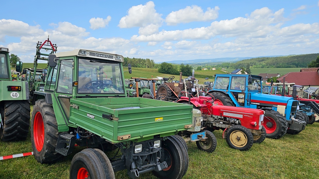 Am 7. Juni 2026 fand in Feilersdorf das traditionelle Oldtimer- und Traktortreffen der Oldtimerjugend Feilersdorf statt.
 Bereits ab 9:30 Uhr trafen zahlreiche historische Schlepper und Traktoren ein, die von Besuchern und Technikfreunden bestaunt wurden. 
Für das leibliche Wohl sorgten ein Weißwurstfrühschoppen sowie ein gemeinsames Mittagessen, bevor am Nachmittag eine Rundfahrt durch die Fluren rund um Feilersdorf startete. Die liebevoll gepflegten Oldtimer zeigten eindrucksvoll die Vielfalt vergangener Landtechnik und spiegelten die Begeisterung ihrer Besitzer wider. 

Das Treffen bot eine gelungene Mischung aus Tradition, Geselligkeit und Technikgeschichte und lockte zahlreiche Besucher aus der Region an.