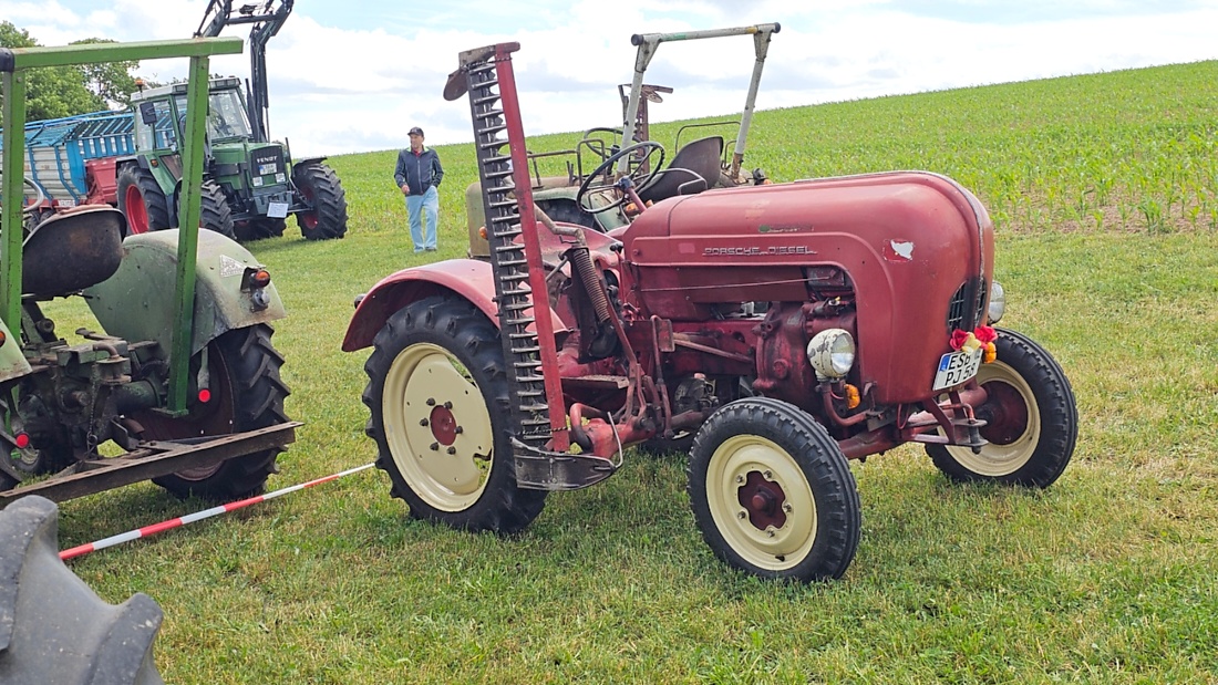 Am 7. Juni 2026 fand in Feilersdorf das traditionelle Oldtimer- und Traktortreffen der Oldtimerjugend Feilersdorf statt.
 Bereits ab 9:30 Uhr trafen zahlreiche historische Schlepper und Traktoren ein, die von Besuchern und Technikfreunden bestaunt wurden. 
Für das leibliche Wohl sorgten ein Weißwurstfrühschoppen sowie ein gemeinsames Mittagessen, bevor am Nachmittag eine Rundfahrt durch die Fluren rund um Feilersdorf startete. Die liebevoll gepflegten Oldtimer zeigten eindrucksvoll die Vielfalt vergangener Landtechnik und spiegelten die Begeisterung ihrer Besitzer wider. 

Das Treffen bot eine gelungene Mischung aus Tradition, Geselligkeit und Technikgeschichte und lockte zahlreiche Besucher aus der Region an.