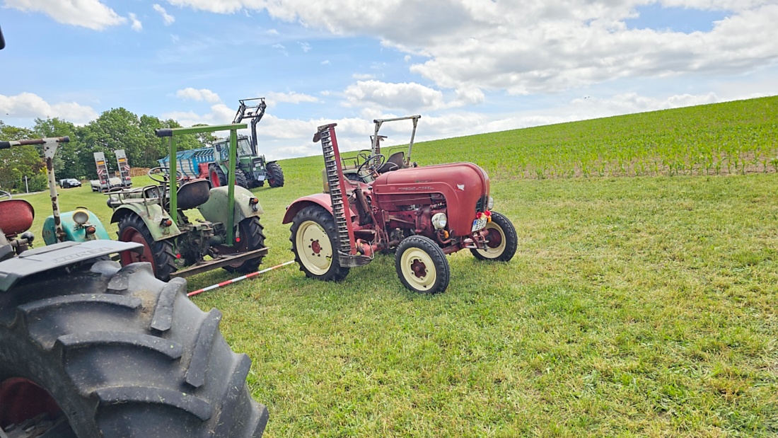 Am 7. Juni 2026 fand in Feilersdorf das traditionelle Oldtimer- und Traktortreffen der Oldtimerjugend Feilersdorf statt.
 Bereits ab 9:30 Uhr trafen zahlreiche historische Schlepper und Traktoren ein, die von Besuchern und Technikfreunden bestaunt wurden. 
Für das leibliche Wohl sorgten ein Weißwurstfrühschoppen sowie ein gemeinsames Mittagessen, bevor am Nachmittag eine Rundfahrt durch die Fluren rund um Feilersdorf startete. Die liebevoll gepflegten Oldtimer zeigten eindrucksvoll die Vielfalt vergangener Landtechnik und spiegelten die Begeisterung ihrer Besitzer wider. 

Das Treffen bot eine gelungene Mischung aus Tradition, Geselligkeit und Technikgeschichte und lockte zahlreiche Besucher aus der Region an.
