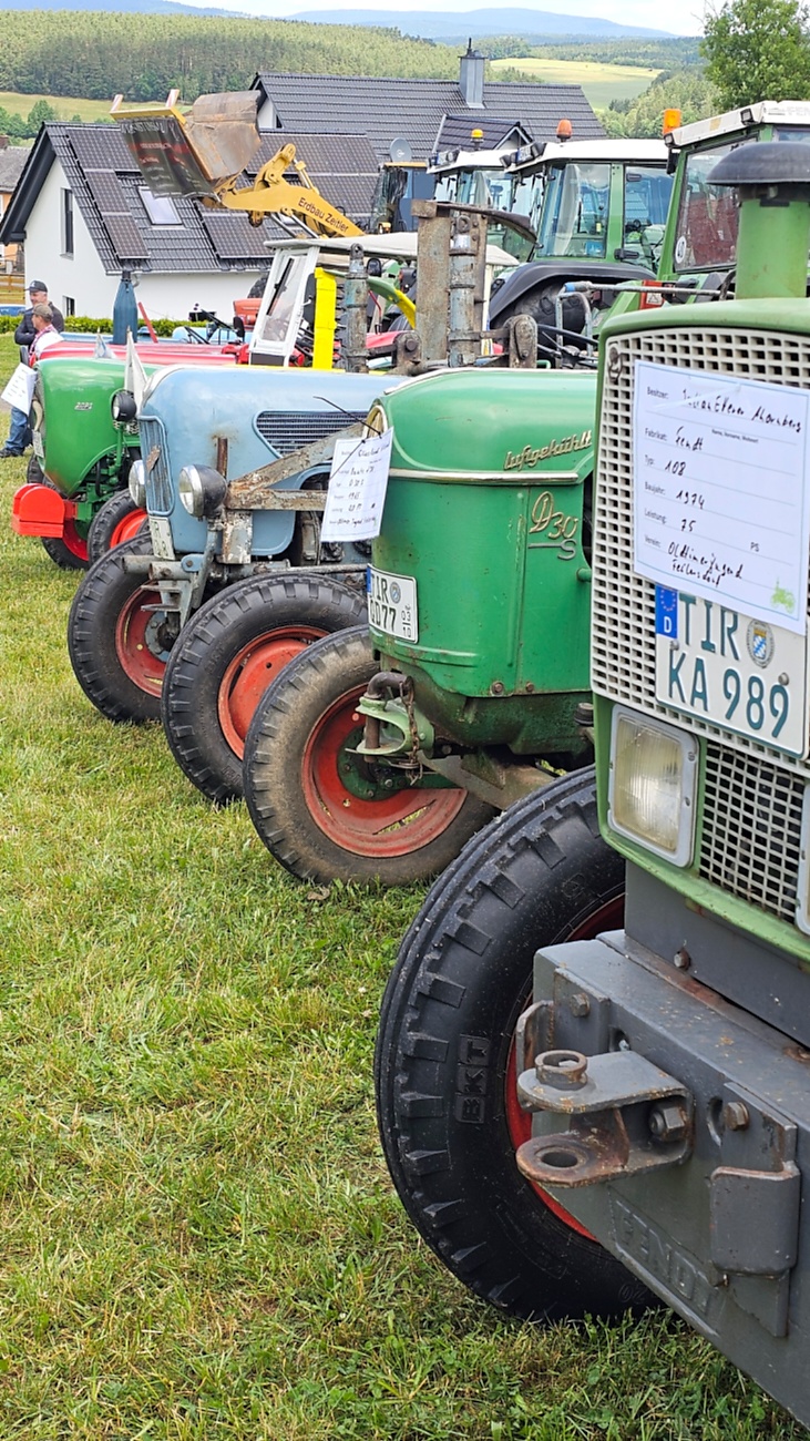 Am 7. Juni 2026 fand in Feilersdorf das traditionelle Oldtimer- und Traktortreffen der Oldtimerjugend Feilersdorf statt.
 Bereits ab 9:30 Uhr trafen zahlreiche historische Schlepper und Traktoren ein, die von Besuchern und Technikfreunden bestaunt wurden. 
Für das leibliche Wohl sorgten ein Weißwurstfrühschoppen sowie ein gemeinsames Mittagessen, bevor am Nachmittag eine Rundfahrt durch die Fluren rund um Feilersdorf startete. Die liebevoll gepflegten Oldtimer zeigten eindrucksvoll die Vielfalt vergangener Landtechnik und spiegelten die Begeisterung ihrer Besitzer wider. 

Das Treffen bot eine gelungene Mischung aus Tradition, Geselligkeit und Technikgeschichte und lockte zahlreiche Besucher aus der Region an.