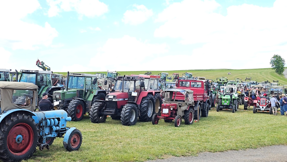 Am 7. Juni 2026 fand in Feilersdorf das traditionelle Oldtimer- und Traktortreffen der Oldtimerjugend Feilersdorf statt.
 Bereits ab 9:30 Uhr trafen zahlreiche historische Schlepper und Traktoren ein, die von Besuchern und Technikfreunden bestaunt wurden. 
Für das leibliche Wohl sorgten ein Weißwurstfrühschoppen sowie ein gemeinsames Mittagessen, bevor am Nachmittag eine Rundfahrt durch die Fluren rund um Feilersdorf startete. Die liebevoll gepflegten Oldtimer zeigten eindrucksvoll die Vielfalt vergangener Landtechnik und spiegelten die Begeisterung ihrer Besitzer wider. 

Das Treffen bot eine gelungene Mischung aus Tradition, Geselligkeit und Technikgeschichte und lockte zahlreiche Besucher aus der Region an.