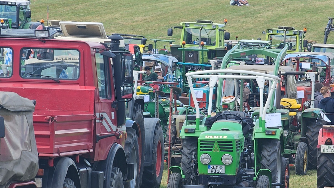 Am 7. Juni 2026 fand in Feilersdorf das traditionelle Oldtimer- und Traktortreffen der Oldtimerjugend Feilersdorf statt.
 Bereits ab 9:30 Uhr trafen zahlreiche historische Schlepper und Traktoren ein, die von Besuchern und Technikfreunden bestaunt wurden. 
Für das leibliche Wohl sorgten ein Weißwurstfrühschoppen sowie ein gemeinsames Mittagessen, bevor am Nachmittag eine Rundfahrt durch die Fluren rund um Feilersdorf startete. Die liebevoll gepflegten Oldtimer zeigten eindrucksvoll die Vielfalt vergangener Landtechnik und spiegelten die Begeisterung ihrer Besitzer wider. 

Das Treffen bot eine gelungene Mischung aus Tradition, Geselligkeit und Technikgeschichte und lockte zahlreiche Besucher aus der Region an.