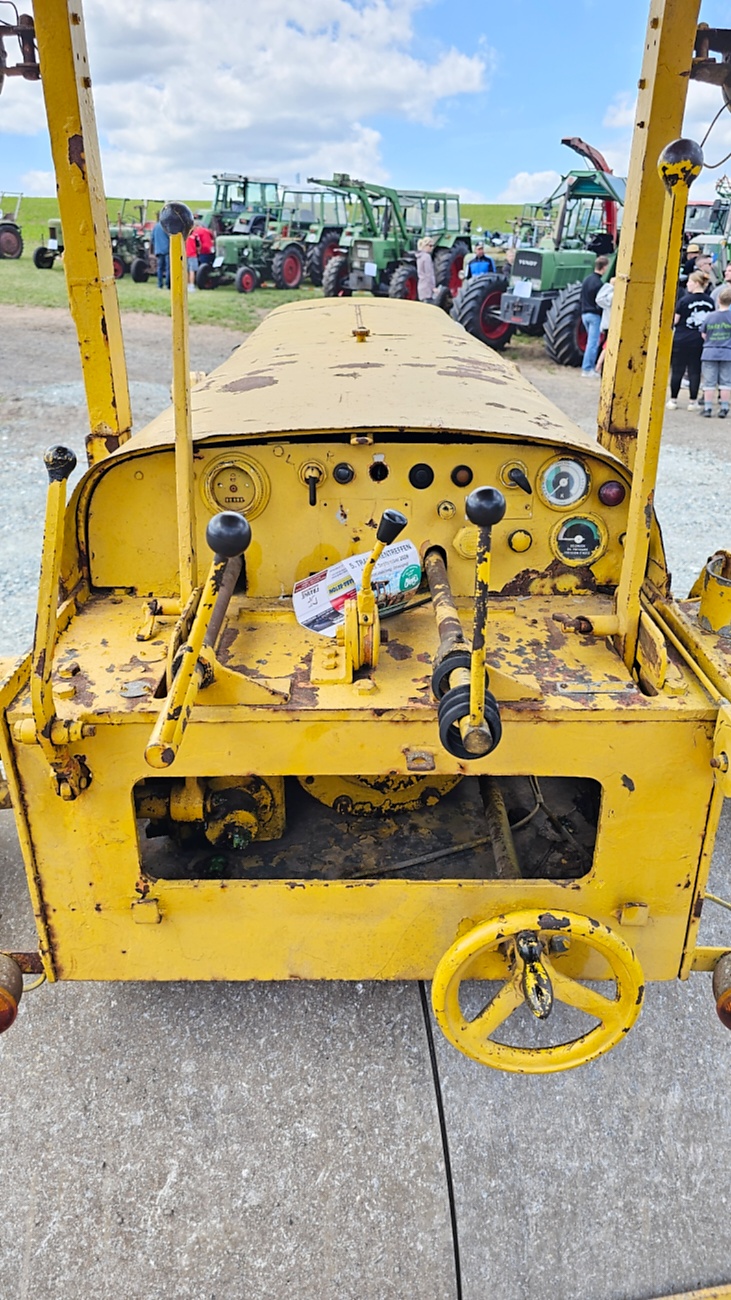 Am 7. Juni 2026 fand in Feilersdorf das traditionelle Oldtimer- und Traktortreffen der Oldtimerjugend Feilersdorf statt.
 Bereits ab 9:30 Uhr trafen zahlreiche historische Schlepper und Traktoren ein, die von Besuchern und Technikfreunden bestaunt wurden. 
Für das leibliche Wohl sorgten ein Weißwurstfrühschoppen sowie ein gemeinsames Mittagessen, bevor am Nachmittag eine Rundfahrt durch die Fluren rund um Feilersdorf startete. Die liebevoll gepflegten Oldtimer zeigten eindrucksvoll die Vielfalt vergangener Landtechnik und spiegelten die Begeisterung ihrer Besitzer wider. 

Das Treffen bot eine gelungene Mischung aus Tradition, Geselligkeit und Technikgeschichte und lockte zahlreiche Besucher aus der Region an.