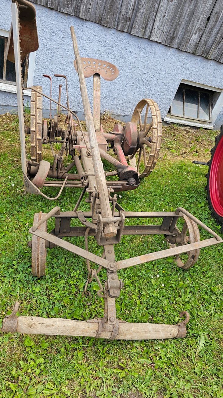 Am 7. Juni 2026 fand in Feilersdorf das traditionelle Oldtimer- und Traktortreffen der Oldtimerjugend Feilersdorf statt.
 Bereits ab 9:30 Uhr trafen zahlreiche historische Schlepper und Traktoren ein, die von Besuchern und Technikfreunden bestaunt wurden. 
Für das leibliche Wohl sorgten ein Weißwurstfrühschoppen sowie ein gemeinsames Mittagessen, bevor am Nachmittag eine Rundfahrt durch die Fluren rund um Feilersdorf startete. Die liebevoll gepflegten Oldtimer zeigten eindrucksvoll die Vielfalt vergangener Landtechnik und spiegelten die Begeisterung ihrer Besitzer wider. 

Das Treffen bot eine gelungene Mischung aus Tradition, Geselligkeit und Technikgeschichte und lockte zahlreiche Besucher aus der Region an.