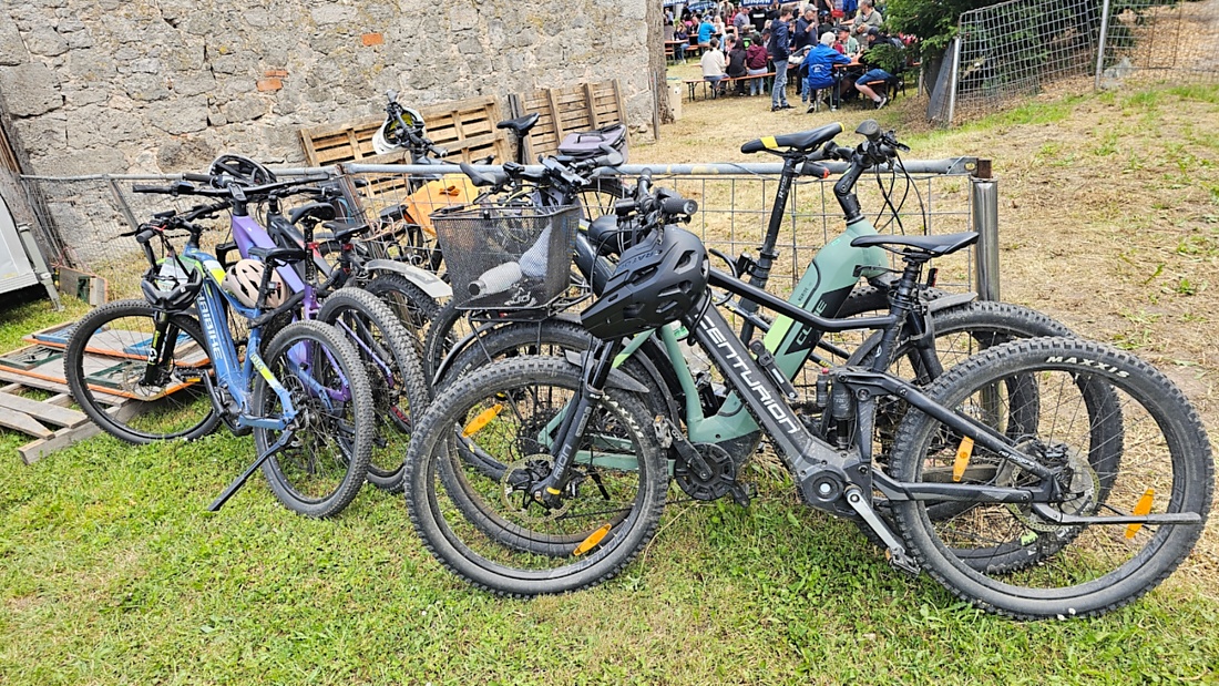 Am 7. Juni 2026 fand in Feilersdorf das traditionelle Oldtimer- und Traktortreffen der Oldtimerjugend Feilersdorf statt.
 Bereits ab 9:30 Uhr trafen zahlreiche historische Schlepper und Traktoren ein, die von Besuchern und Technikfreunden bestaunt wurden. 
Für das leibliche Wohl sorgten ein Weißwurstfrühschoppen sowie ein gemeinsames Mittagessen, bevor am Nachmittag eine Rundfahrt durch die Fluren rund um Feilersdorf startete. Die liebevoll gepflegten Oldtimer zeigten eindrucksvoll die Vielfalt vergangener Landtechnik und spiegelten die Begeisterung ihrer Besitzer wider. 

Das Treffen bot eine gelungene Mischung aus Tradition, Geselligkeit und Technikgeschichte und lockte zahlreiche Besucher aus der Region an.