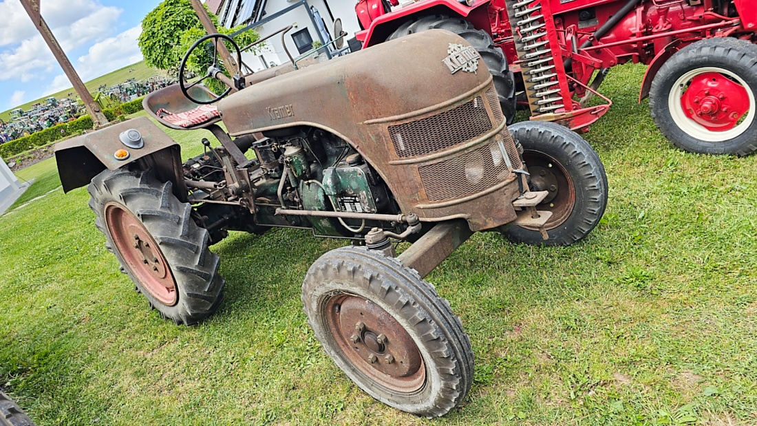 Am 7. Juni 2026 fand in Feilersdorf das traditionelle Oldtimer- und Traktortreffen der Oldtimerjugend Feilersdorf statt.
 Bereits ab 9:30 Uhr trafen zahlreiche historische Schlepper und Traktoren ein, die von Besuchern und Technikfreunden bestaunt wurden. 
Für das leibliche Wohl sorgten ein Weißwurstfrühschoppen sowie ein gemeinsames Mittagessen, bevor am Nachmittag eine Rundfahrt durch die Fluren rund um Feilersdorf startete. Die liebevoll gepflegten Oldtimer zeigten eindrucksvoll die Vielfalt vergangener Landtechnik und spiegelten die Begeisterung ihrer Besitzer wider. 

Das Treffen bot eine gelungene Mischung aus Tradition, Geselligkeit und Technikgeschichte und lockte zahlreiche Besucher aus der Region an.