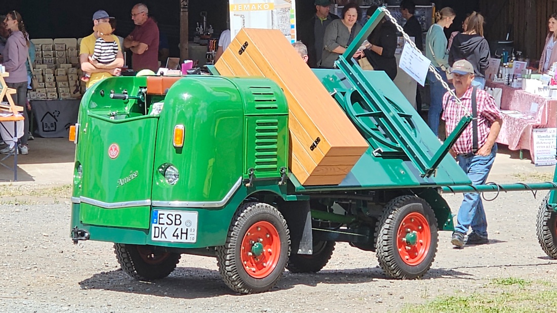 Am 7. Juni 2026 fand in Feilersdorf das traditionelle Oldtimer- und Traktortreffen der Oldtimerjugend Feilersdorf statt.
 Bereits ab 9:30 Uhr trafen zahlreiche historische Schlepper und Traktoren ein, die von Besuchern und Technikfreunden bestaunt wurden. 
Für das leibliche Wohl sorgten ein Weißwurstfrühschoppen sowie ein gemeinsames Mittagessen, bevor am Nachmittag eine Rundfahrt durch die Fluren rund um Feilersdorf startete. Die liebevoll gepflegten Oldtimer zeigten eindrucksvoll die Vielfalt vergangener Landtechnik und spiegelten die Begeisterung ihrer Besitzer wider. 

Das Treffen bot eine gelungene Mischung aus Tradition, Geselligkeit und Technikgeschichte und lockte zahlreiche Besucher aus der Region an.