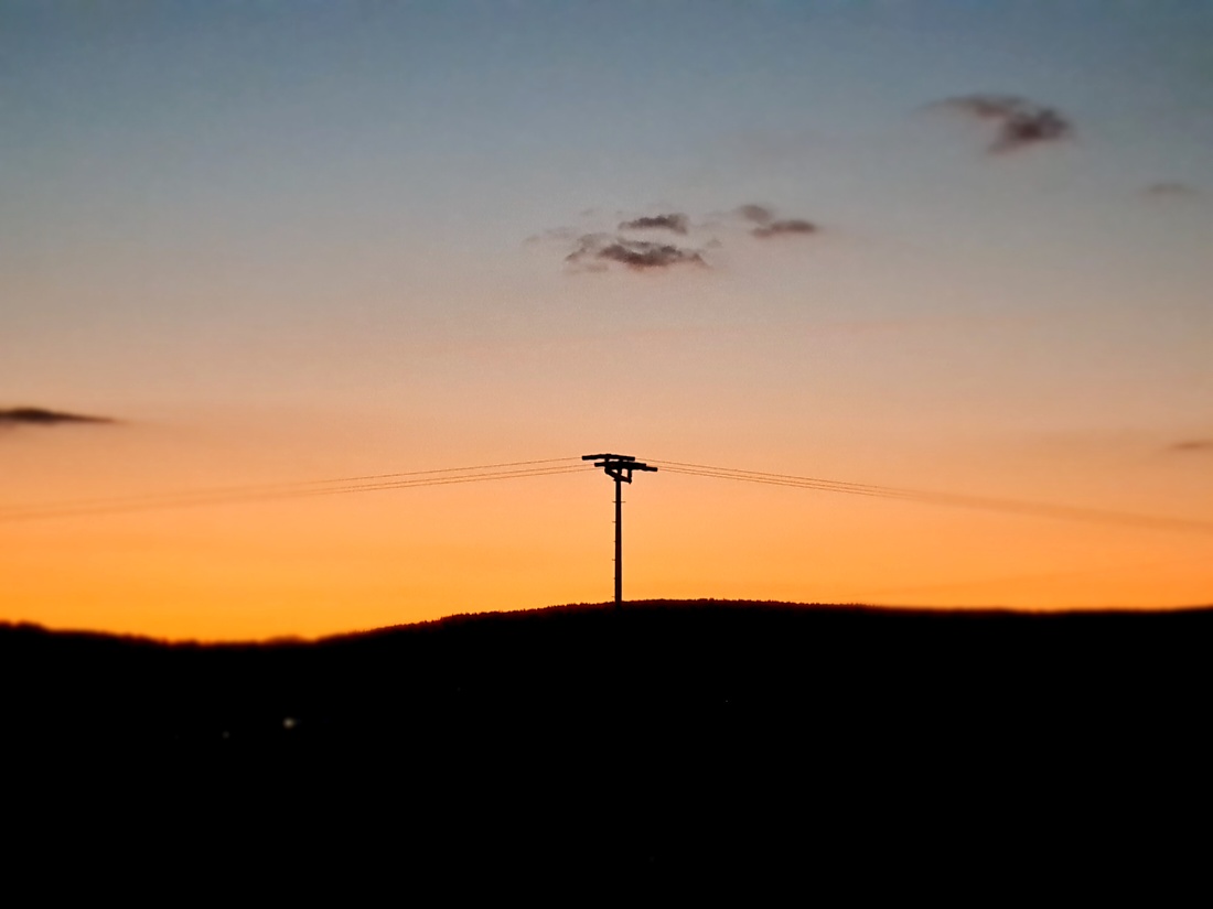 Sonnenuntergang, Natur und Technik... wunderschön!