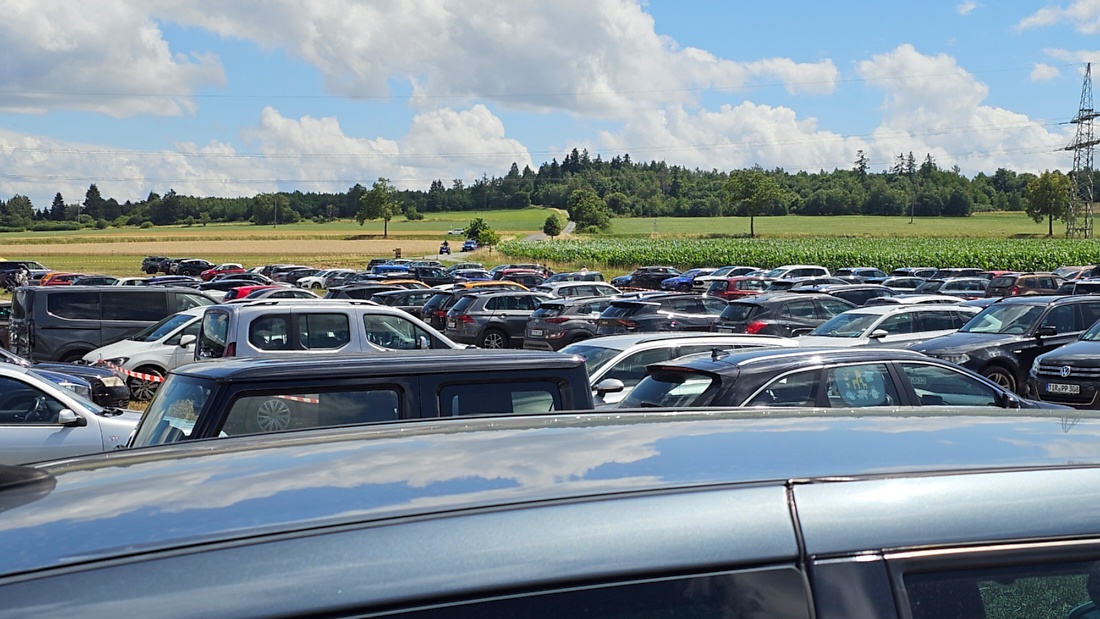 Bilder vom Oldtimer- und Traktortreffen der FFW Oberwappenöst...
Weit über 230 Schlepper und andere Oldtimer machten sich am 18. und 19. Juli 2026 auf nach Oberwappenöst.
Jung und Alt, Familien und Unterstützer der Veranstaltung, trafen sich bei herrlichem Wetter zu einem wunderschönen Tag voller toller Eindrücke.