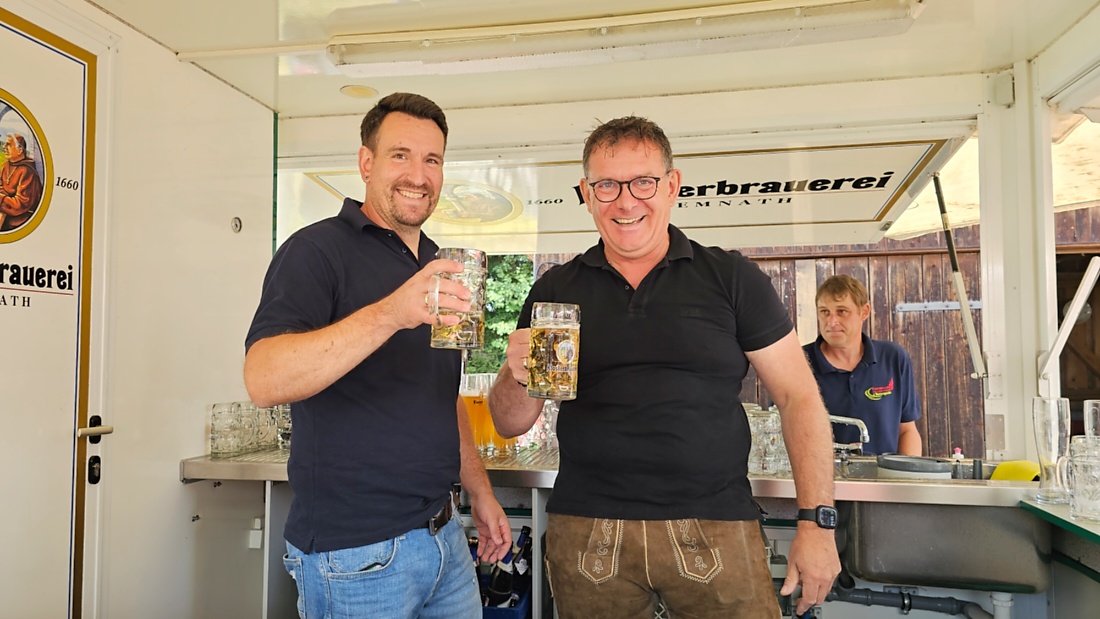 Bilder vom Oldtimer- und Traktortreffen der FFW Oberwappenöst...
Weit über 230 Schlepper und andere Oldtimer machten sich am 18. und 19. Juli 2026 auf nach Oberwappenöst.
Jung und Alt, Familien und Unterstützer der Veranstaltung, trafen sich bei herrlichem Wetter zu einem wunderschönen Tag voller toller Eindrücke.