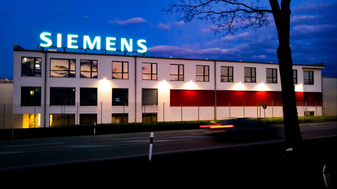 Foto: Martin Zehrer - Siemens Kemnath bei Nacht 