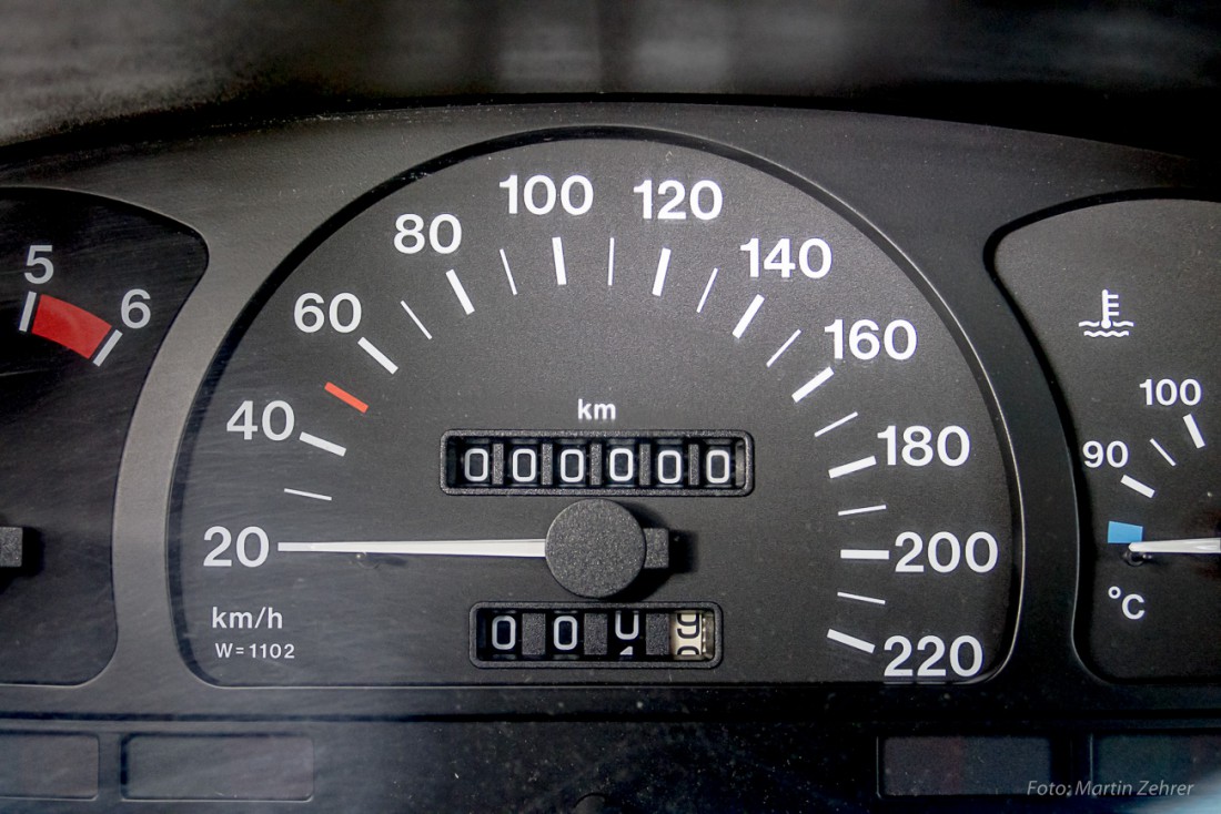 Foto: Martin Zehrer - Yes - Eine Million Kilometer. Der Kilometerzähler von Helmut Diesners Opel Astra hat sich überdreht und ist wieder bei Null gelandet. Ein äußerst seltenes Ereignis! Heute 