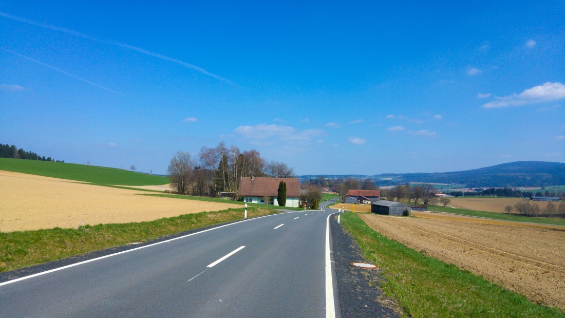 Foto: Martin Zehrer - Dieser Tag - ein Traum... Unterwegs mit dem E-Bike von Oberwappenöst in Richtung Neusorg... 9. April 2017  