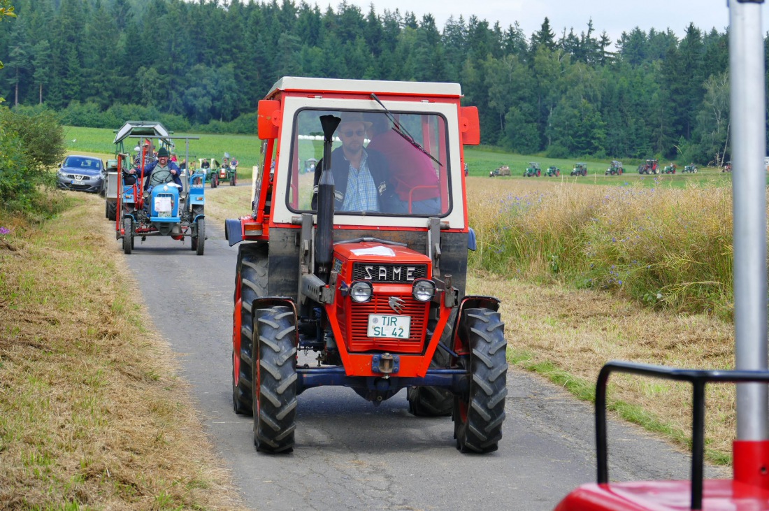 Foto: Martin Zehrer - Traktortreffen 2016 in Oberwappenöst<br />
Trotz Regen am Vormittag kamen an diesem Sonntag ca. 120 Oldtimer-Bulldogs und unzählige Besucher. Zum Mittag hin klarte das Wetter  