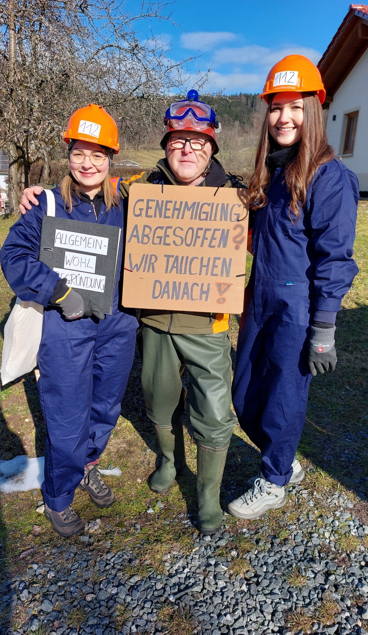 Faschingszug durch Waldeck 2026 - WCV Helau!!!

Am 15. Februar 2026 war es wieder soweit. Tausende Besucher jubelten den Narren zu, das Wetter wurde wie bestellt, wunderschön. Die Sonne strahlte und alle Menschen waren voller Faschings-Laune. WCV Helau!!!!