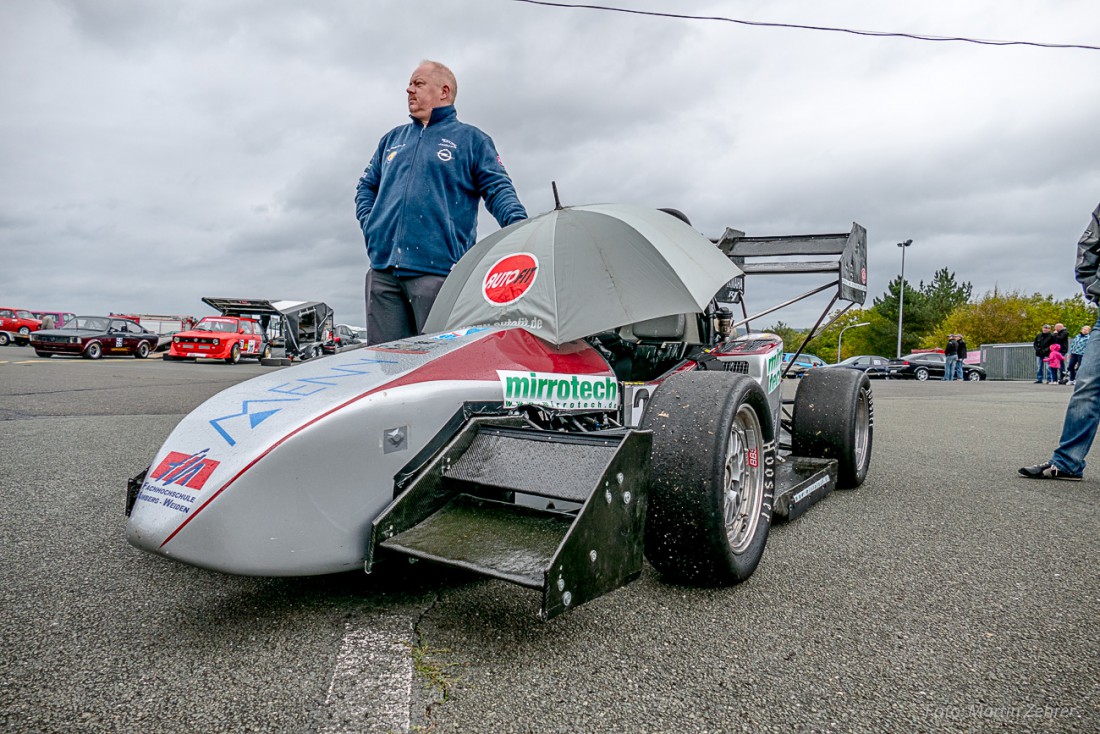 Foto: Martin Zehrer - Ehemaliges Formel-Student-Fahrzeug der Fachhochschule Amberg-Weiden. Bereit um den Streckenrekord zu brechen? - Gesehen auf dem Flugplatzslalom am Bindlacher Berg 