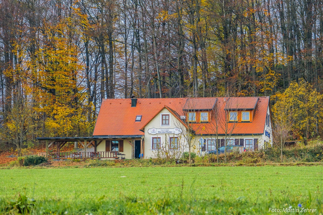 Foto: Martin Zehrer - Mesnerhaus auf dem Armesberg im Herbst, am 5. November 2017. 