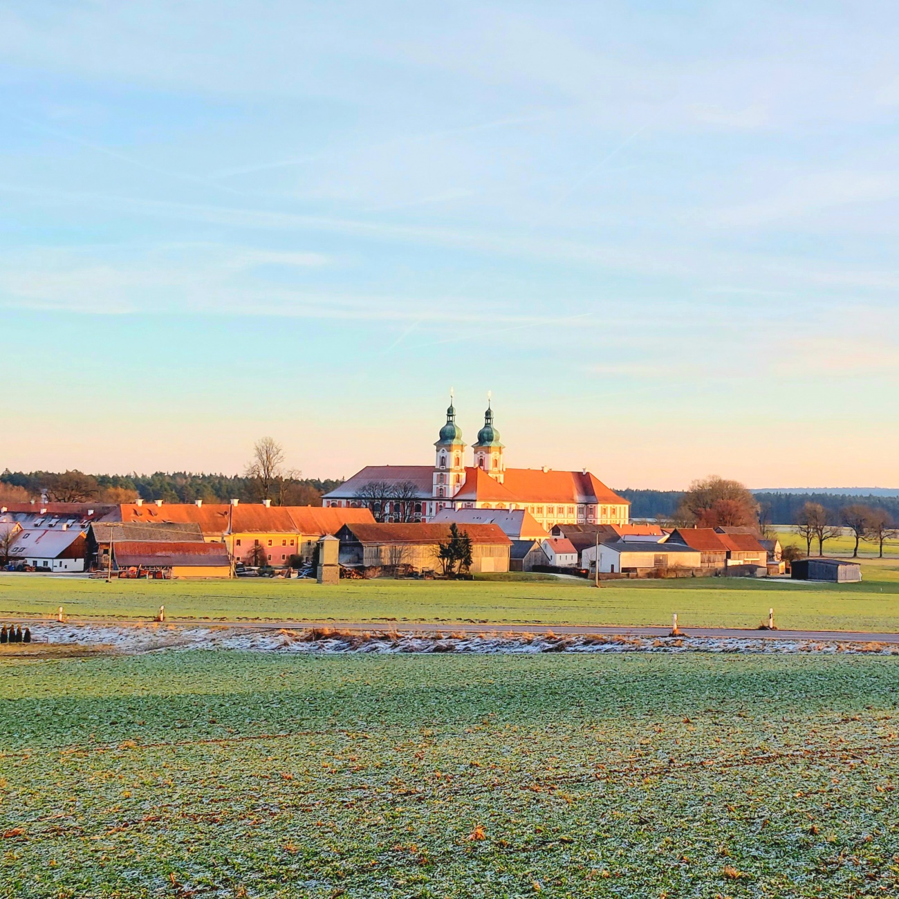 Foto: Martin Zehrer - Kloster Speinshart im Winter...<br />
<br />
Das Wetter war heute sehr sonnig aber tagsüber mit ca. -3 Grad auch recht kalt.<br />
Von gestern auf heute war es nicht nur die längste Nac 