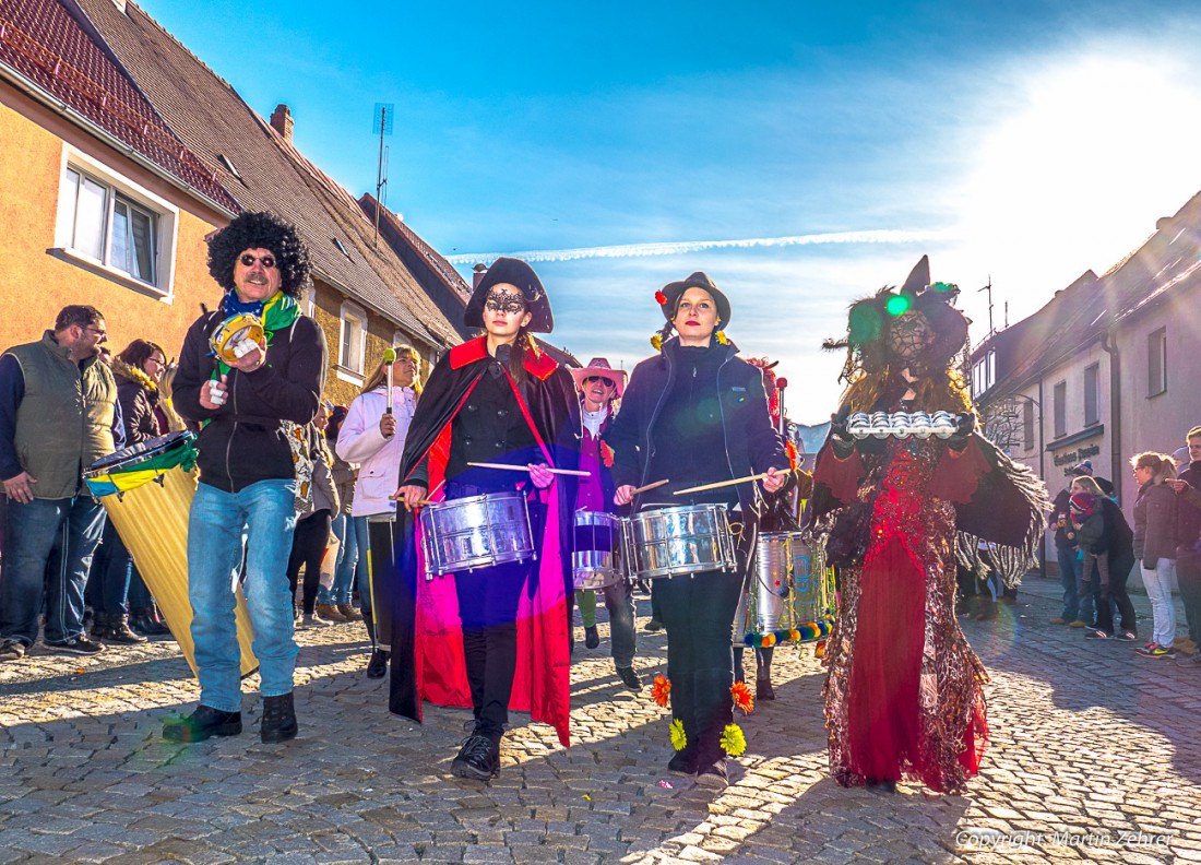 Foto: Martin Zehrer - Power-Rhythmus ;-) WOW - Guter Sound!!! :-)<br />
<br />
44. Faschingszug durch Waldeck am 7. Februar 2016!<br />
<br />
Tanzen, lachen und Gaudi machen ;-)<br />
<br />
Viele Gaudiwagen und unzählige 