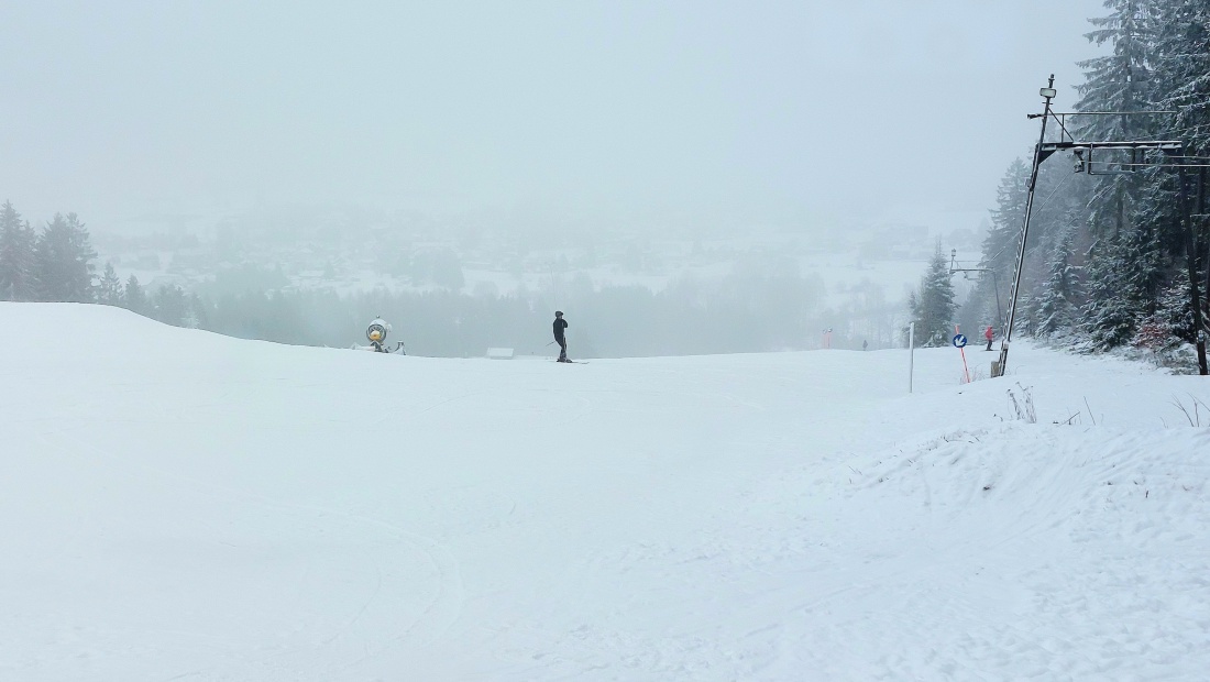 Gut Schnee am Skilift bei Mehlmeisel. 
