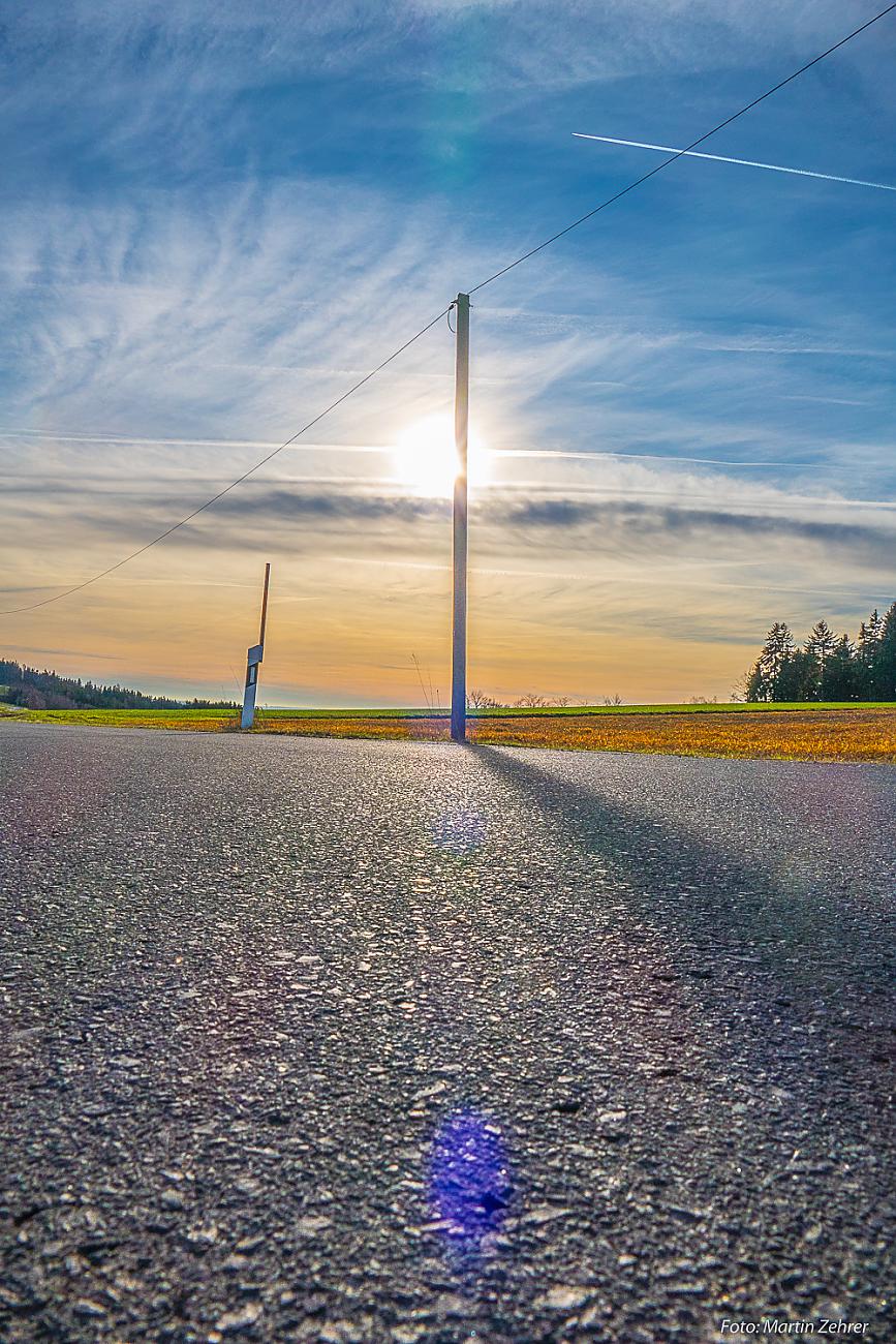 Foto: Martin Zehrer - Wo Licht ist, ist auch Schatten...<br />
<br />
Phantastischer Rundgang im Paradies (Godas):<br />
Heute ist der 16.12.2019 und es liegt, ob manns glauben möchte oder nicht, bereits Frü 