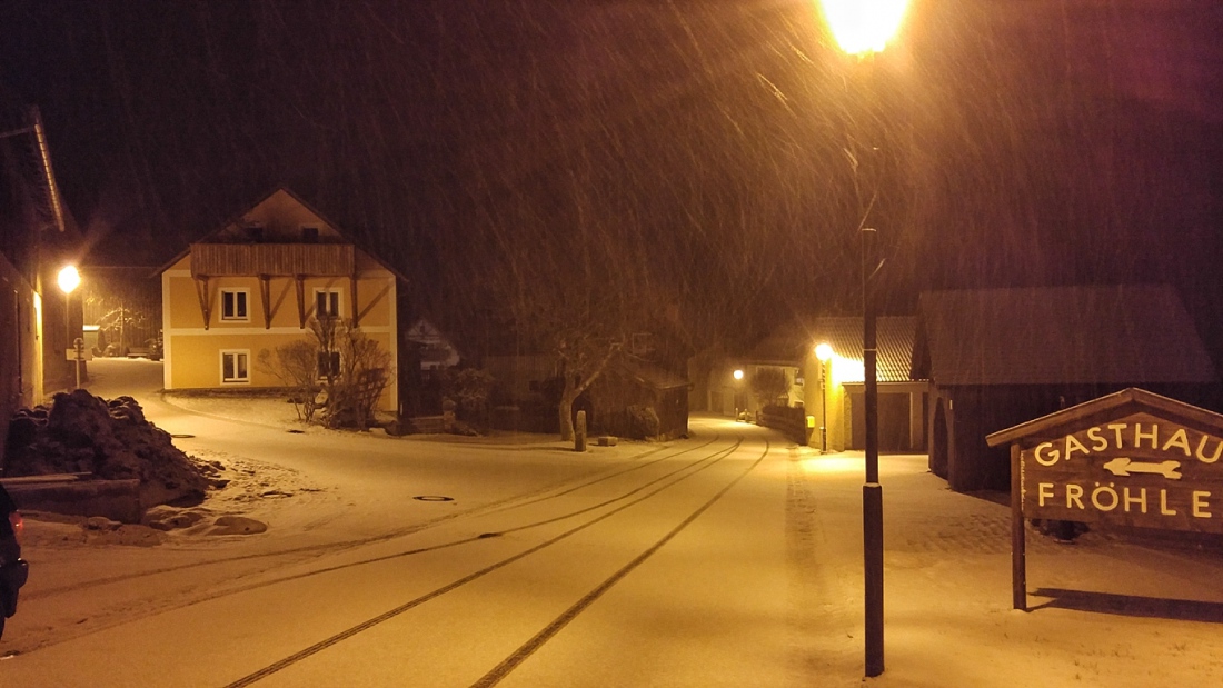 Foto: Martin Zehrer - Wetter 11. März 2019 am Abend... Schneesturm in Erdenweis... ;-) 