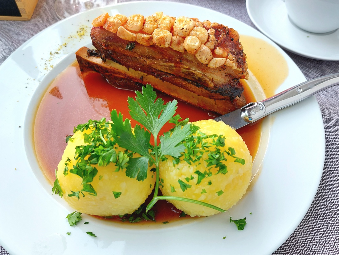 Foto: Martin Zehrer - Jubel!!! 3 Jahre Liebes-Essen, im Grenzhaus :-)<br />
<br />
Leckeres Schäufele... 