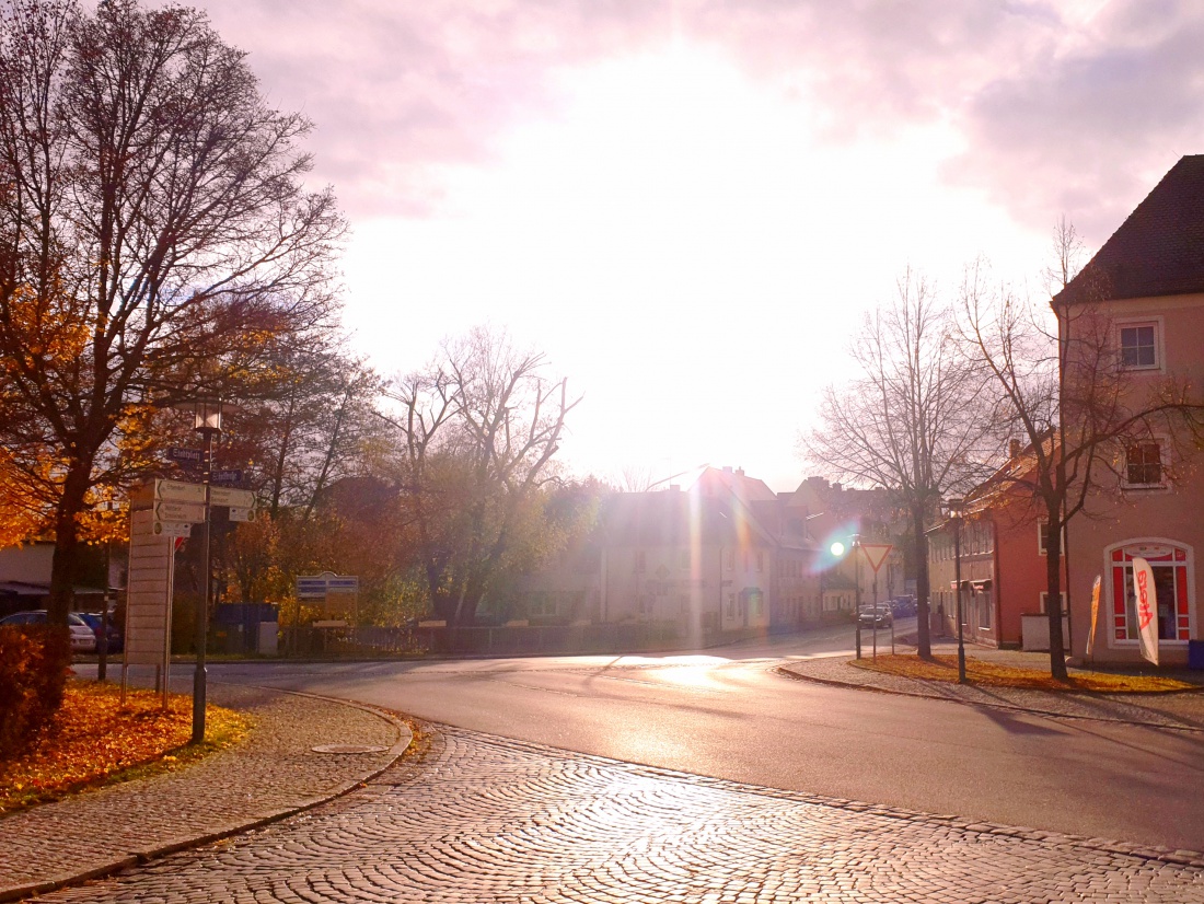 Foto: Martin Zehrer - Sonnen-Momente in Kemnath...<br />
Der ganze Tag war nass, kalt und neblig... dann kam Nachmittags kurz die Sonne raus. 