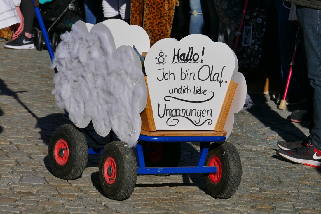 Foto: Martin Zehrer - 44. Faschingszug durch Waldeck am 7. Februar 2016!<br />
<br />
Tanzen, lachen und Gaudi machen ;-)<br />
<br />
Viele Gaudiwagen und unzählige Besucher trafen in Waldeck aufeinander.<br />
Die M 