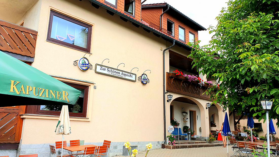 Foto: Martin Zehrer - Wenn ein Gasthaus zur schönen Aussicht heißt und die Aussicht dann auch noch genial ist ;-) 