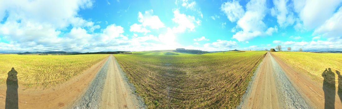 Foto: Martin Zehrer - Rundblick beim Spaziergang zwischen Kastl und Neuenreuth.<br />
Mit 13 Grad plus und einer wunderbaren Sonne am Himmel stellten sich die ersten Frühlings-Gefühle ein.<br />
Nach wo 