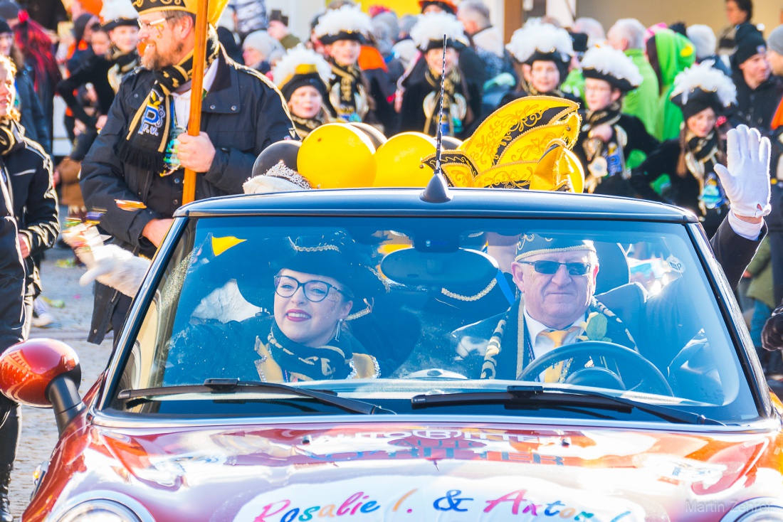 Faschingszug durch Waldeck 2026 - WCV Helau!!!

Am 15. Februar 2026 war es wieder soweit. Tausende Besucher jubelten den Narren zu, das Wetter wurde wie bestellt, wunderschön. Die Sonne strahlte und alle Menschen waren voller Faschings-Laune. WCV Helau!!!!
