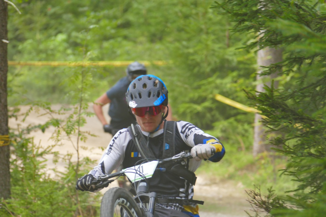 Foto: Martin Zehrer - Den Ochsenkopf hinunter rasen ;-)<br />
<br />
Heute ist Training und Startplatz-Rausfahren für morgen. Dieser Lauf zählt zur Enduro one Serie und wird auf der Downhillstrecke am O 