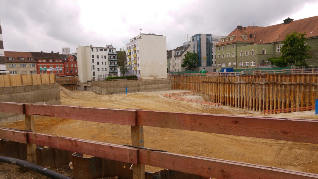 Foto: Martin Zehrer - Unterwegs in Weiden...<br />
Das Hertie-Kaufhaus ist längst Geschichte 