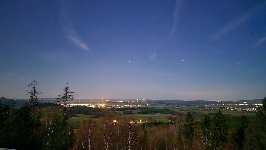Vollmond-Nacht - der mystische Blick von Godas aus übers Kemnather Land.
Was für eine phantastisch klare und bezaubernde Nacht.